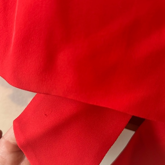 Scarlet Alice + Olivia silk plunge neck tie front crop top with tags-size large - Picture 6 of 7